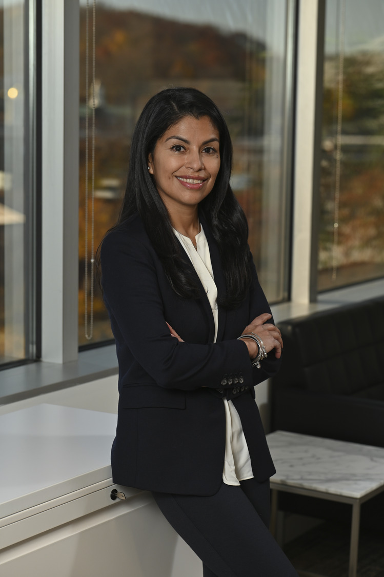 headshot of Wendy Castro